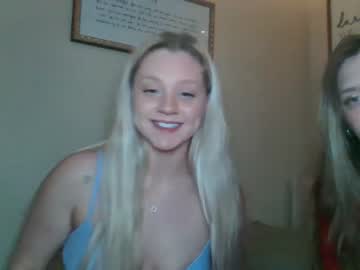 couple Sex Chat On The Web with 2prettylittlething2