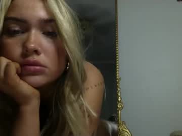 girl Sex Chat On The Web with tattedblondiezoe