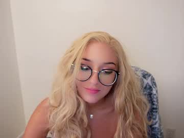 girl Sex Chat On The Web with siennaissubmissive