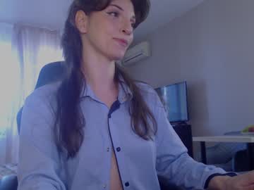 girl Sex Chat On The Web with two_trunkx