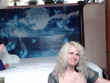 girl Sex Chat On The Web with milf_butterfly