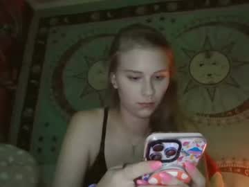 girl Sex Chat On The Web with stonerbabe1313