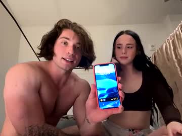 couple Sex Chat On The Web with alexilottt