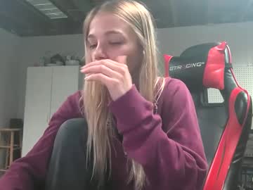 couple Sex Chat On The Web with chloe_damian