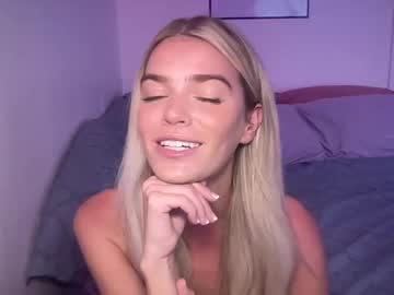 girl Sex Chat On The Web with littlemaryjane19