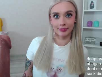 girl Sex Chat On The Web with vickyfuckingdoll