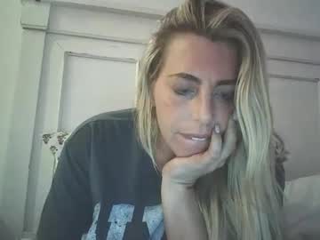 girl Sex Chat On The Web with michellee_michaels