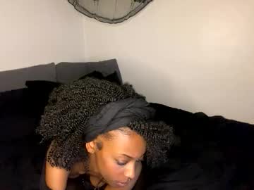 girl Sex Chat On The Web with trixie_luv