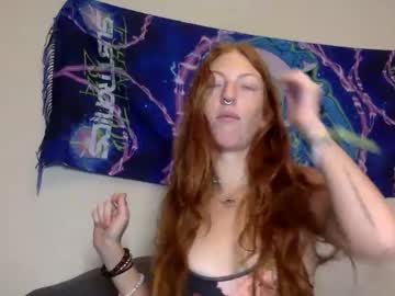 girl Sex Chat On The Web with slimthiccredhead