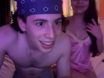 couple Sex Chat On The Web with yaraandleo