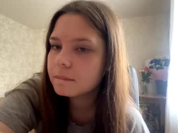 girl Sex Chat On The Web with kitty_shy89