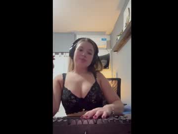 girl Sex Chat On The Web with eemilyyyy19